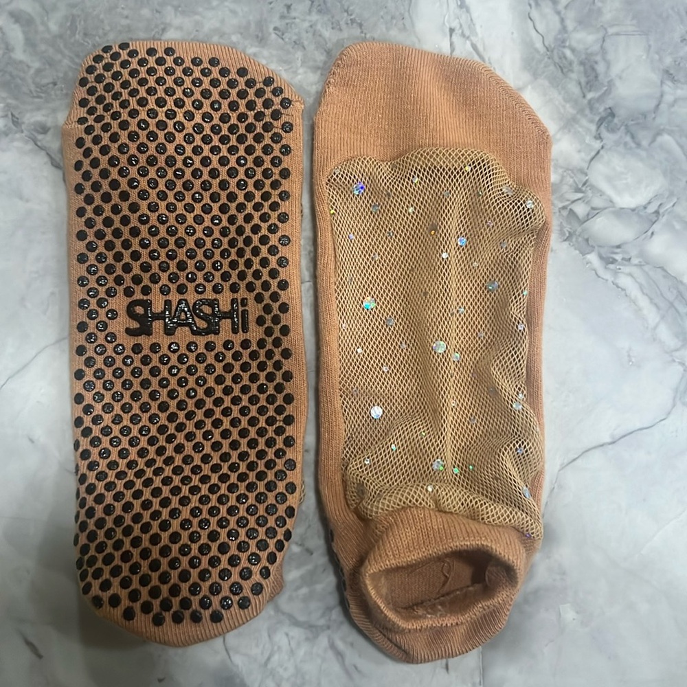 SHASHi glitter pure barre Pilates sock size M